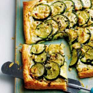 web courgette tart